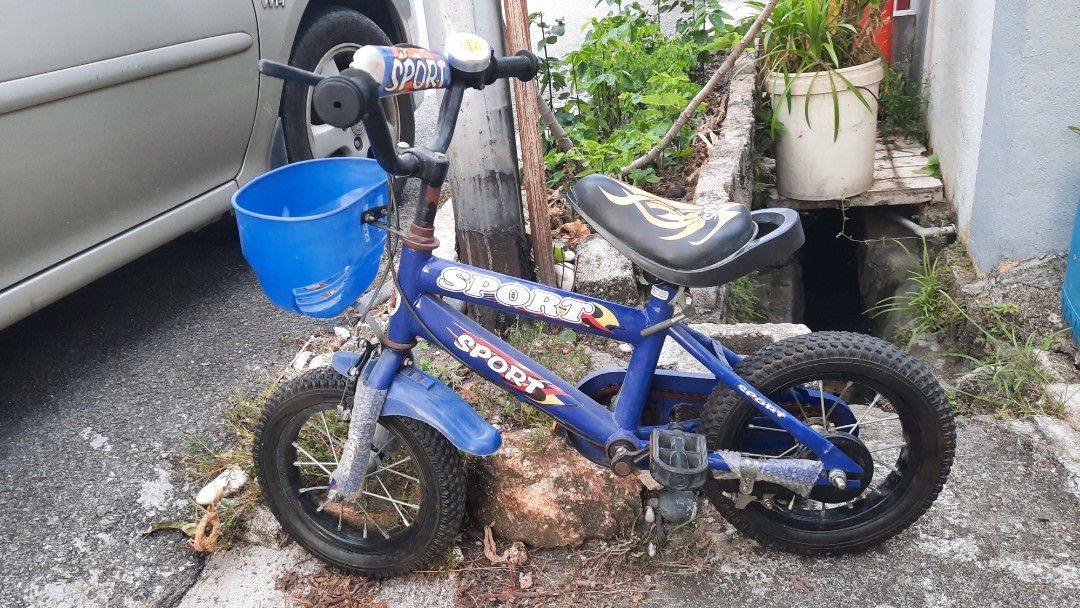 Second hand shop kids bikes