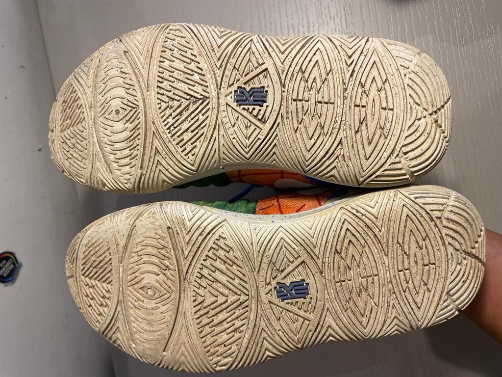 Bobs pineapple shoes top