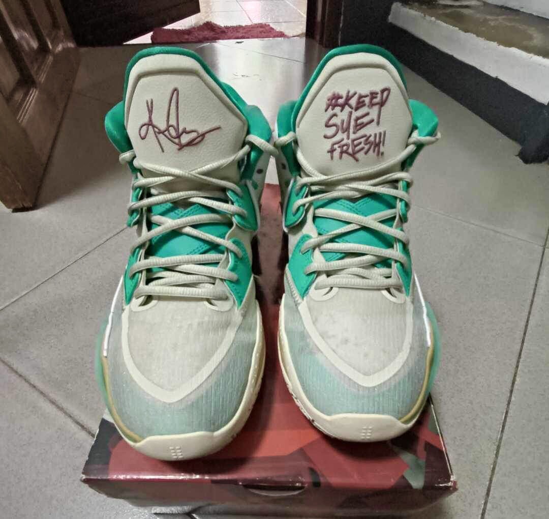 Kyrie store size 12