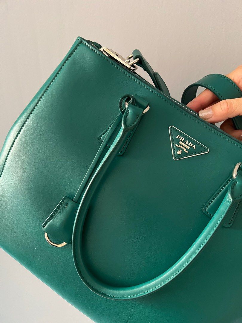 Large Prada Galleria Saffiano leather bag, Luxury, Bags & Wallets