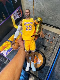 Enterbay cheap lebron lakers