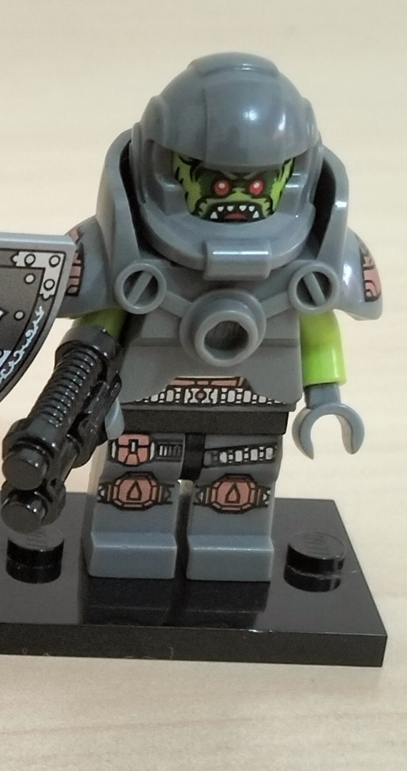 Alien avenger lego deals