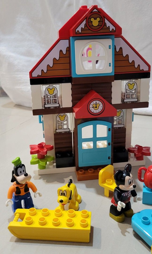 Lego duplo disney mickey's on sale vacation house 10889 stores