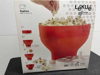 https://media.karousell.com/media/photos/products/2023/8/6/lekue_microwave_popcorn_maker__1691331884_6f695d3d_thumbnail.jpg