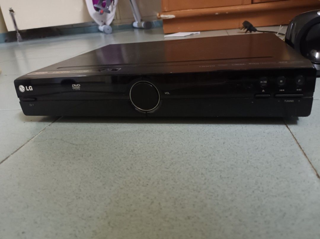 LG DVD Receiver HT305SU Home Theater System, 音響器材, 其他音響配件及設備 Carousell