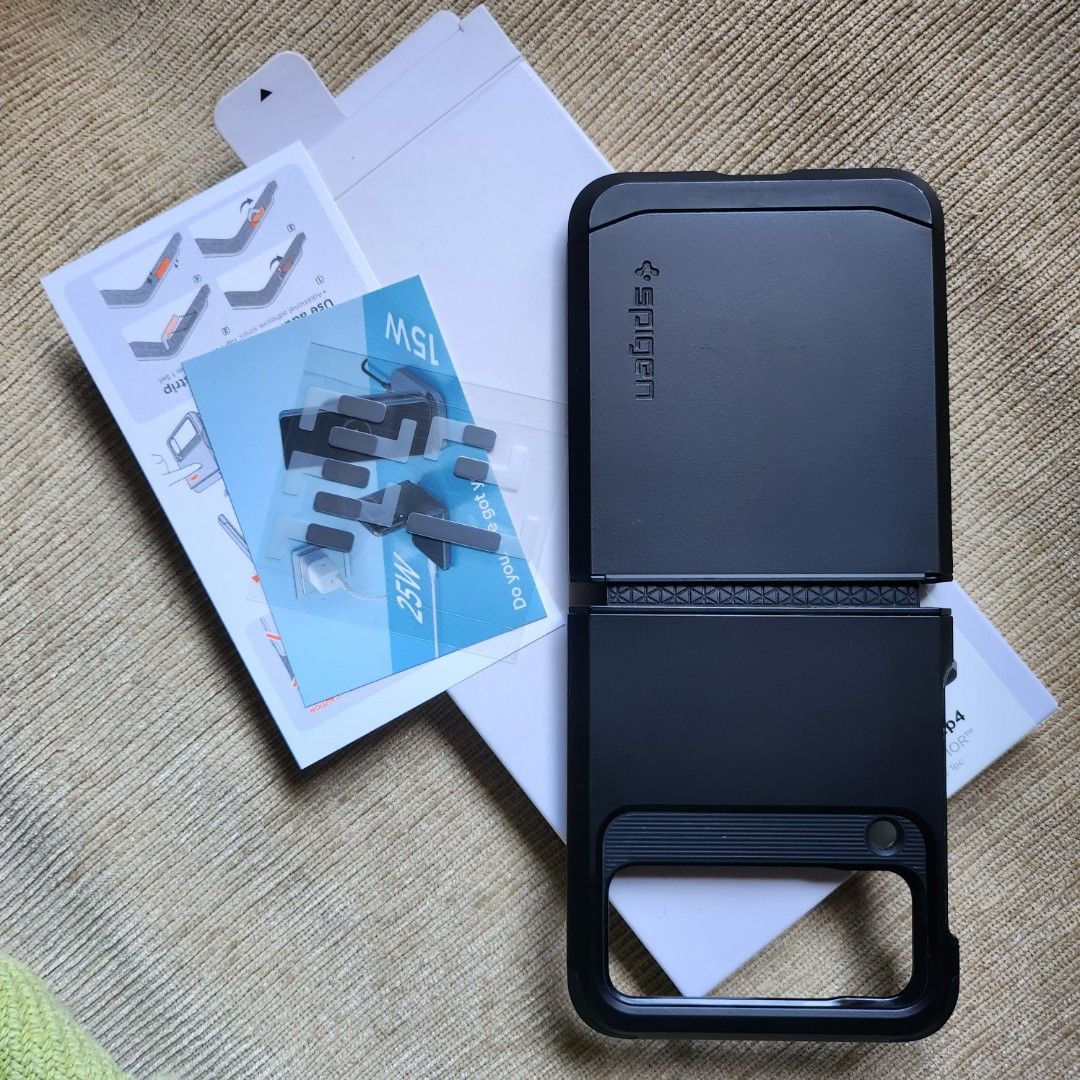 LIKE NEW Spigen Tough Armor case for Samsung Galaxy Z Flip 4, Mobile