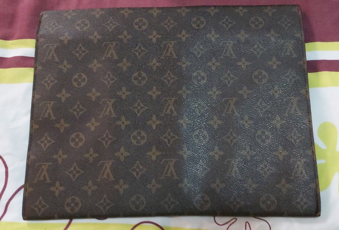 LOUIS VUITTON bags (Category: Luxury Bags & Wallets) located in Quezon City. Submitted by cyee28 (Listing ID 1247482742, Image 3). Description: Louis Vuitton bags, card holder, docu, wallet DM for prices.