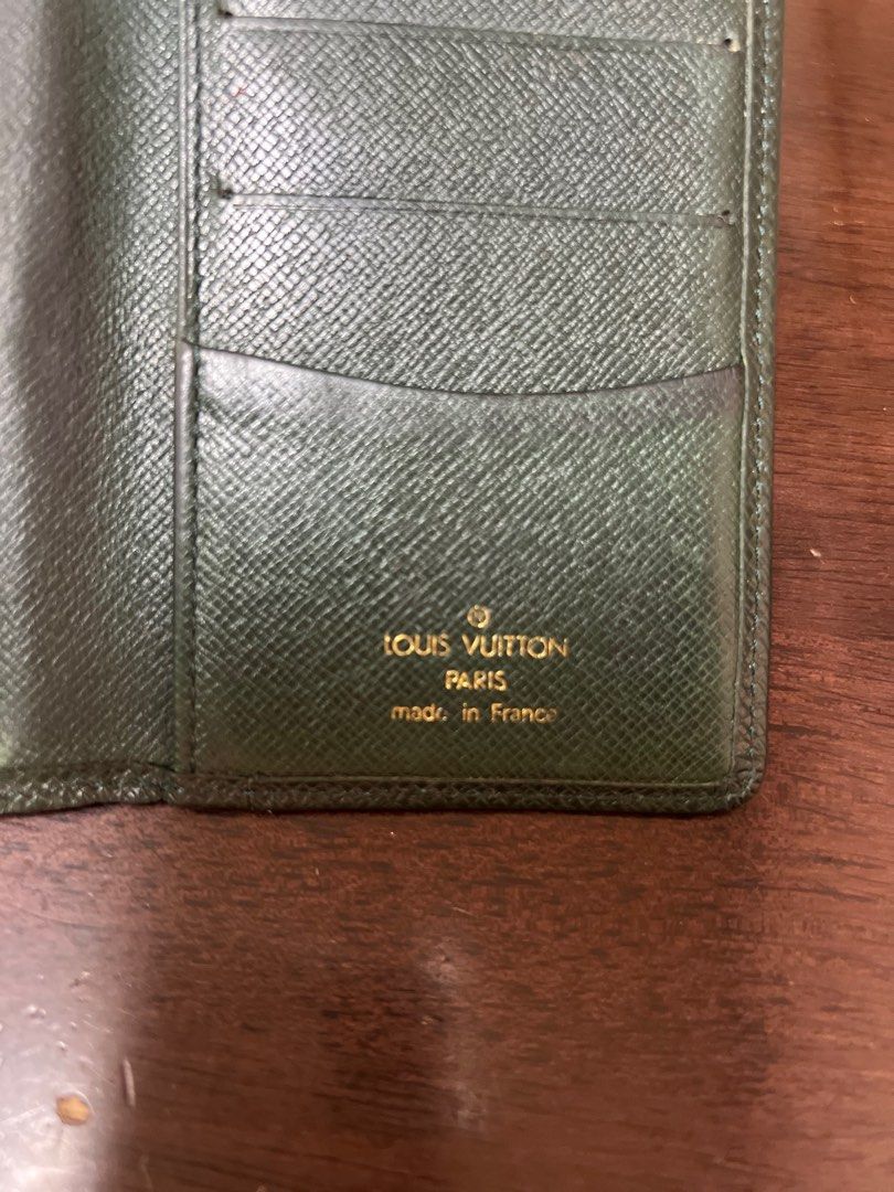 Louis Vuitton Card Case Taiga Green Mens Authentic Used A1635