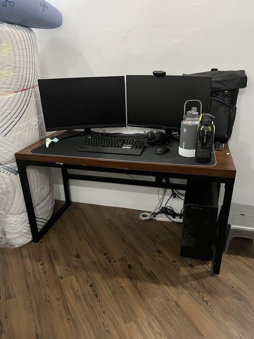 Mahogany computer table (Category: Tables & Sets) located in Manila. Submitted by decluttereez (Listing ID 1247454150, Image 3). Description: MAKE READING A HABIT!!! Sold as set 👉Dimensions: ▪️2 computer table - L 55”, W 23 3/8”, H 29 3/8” ▪️1 square table - L 23 1/2”, W 23 1/2”, H 29 3/8” Mahogany wood top Solid Metal frames SF will be shouldered by buyer RFS: Lumipat ng bahay, need a smaller one..