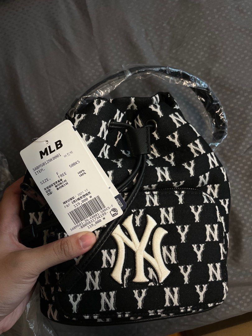 MLB Monogram Jacquard cross bag, New York Yankees, Women's Fashion, Bags &  Wallets, Cross-body Bags on Carousell