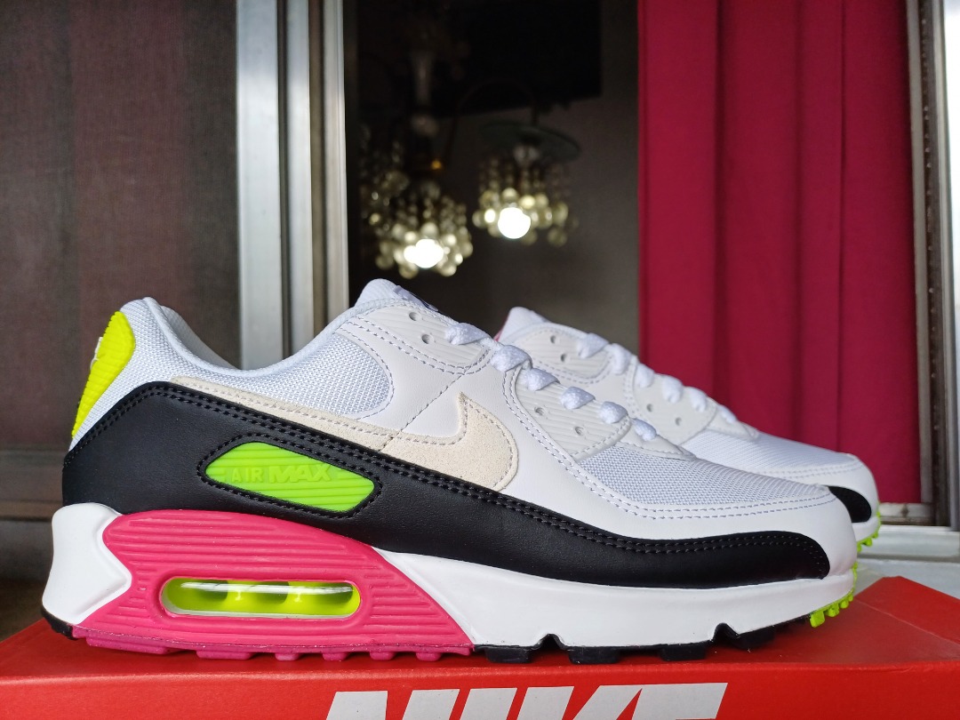 pink and grey nike airmax