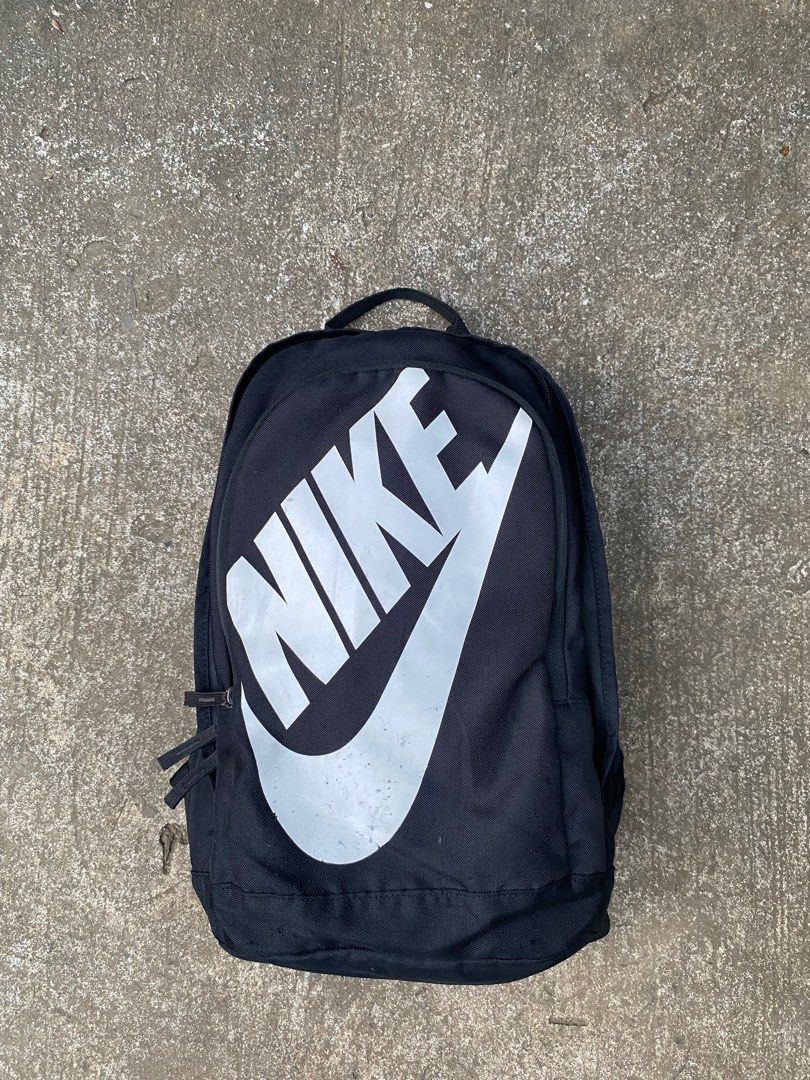 Nike outlet bag logo