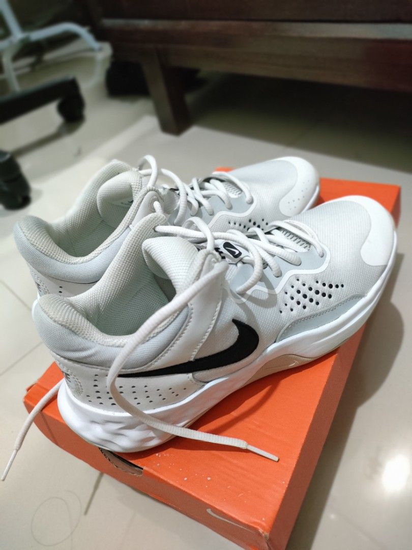 fly by mid 3 on feet