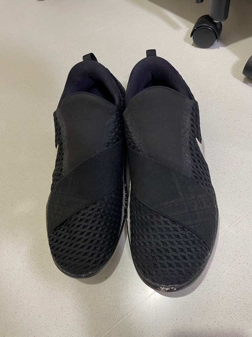 All black nike sales shoes without laces
