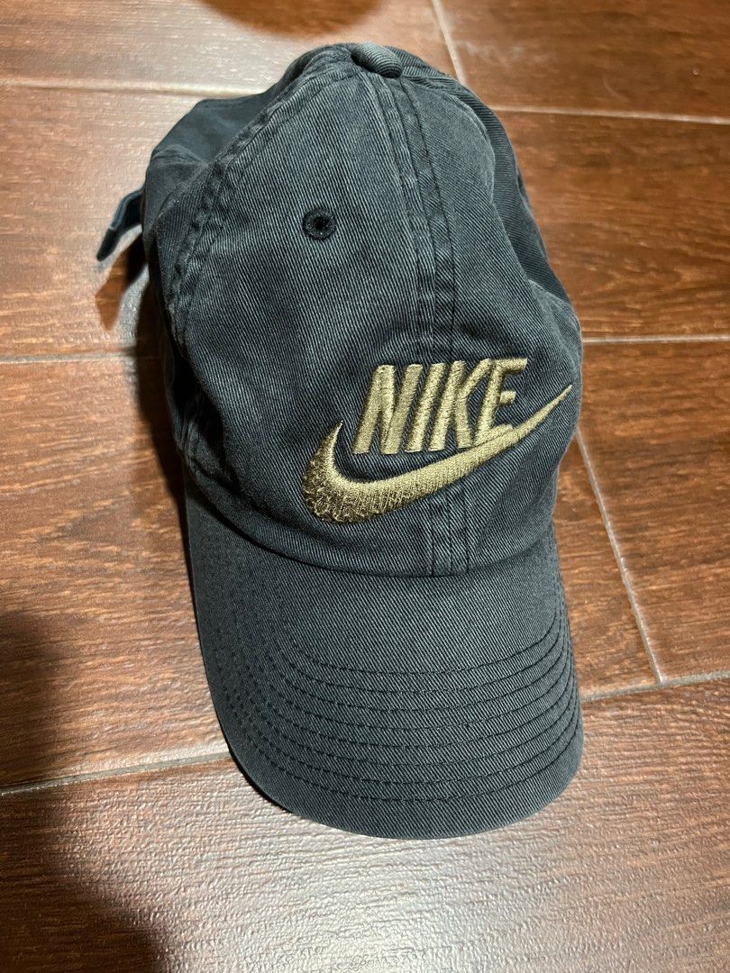 black and gold nike cap