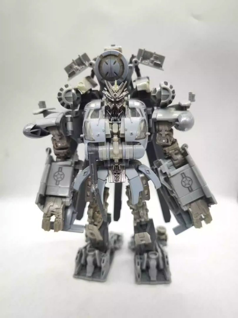 Transformers studio series 08 leader class cheap movie 1 decepticon blackout