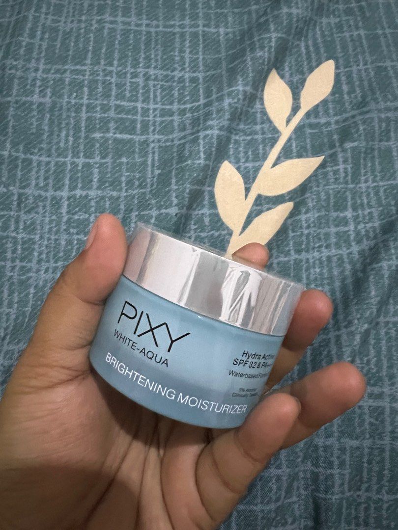 Pixy brightening moisturizer