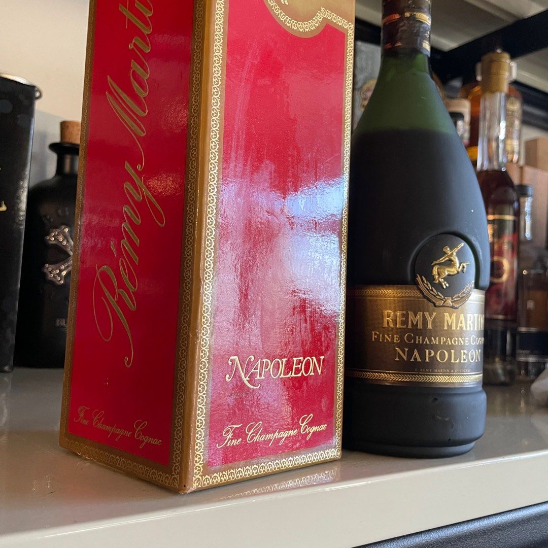 Remy Martin Napoleon XO vintage cognac w box 700ml, Food & Drinks