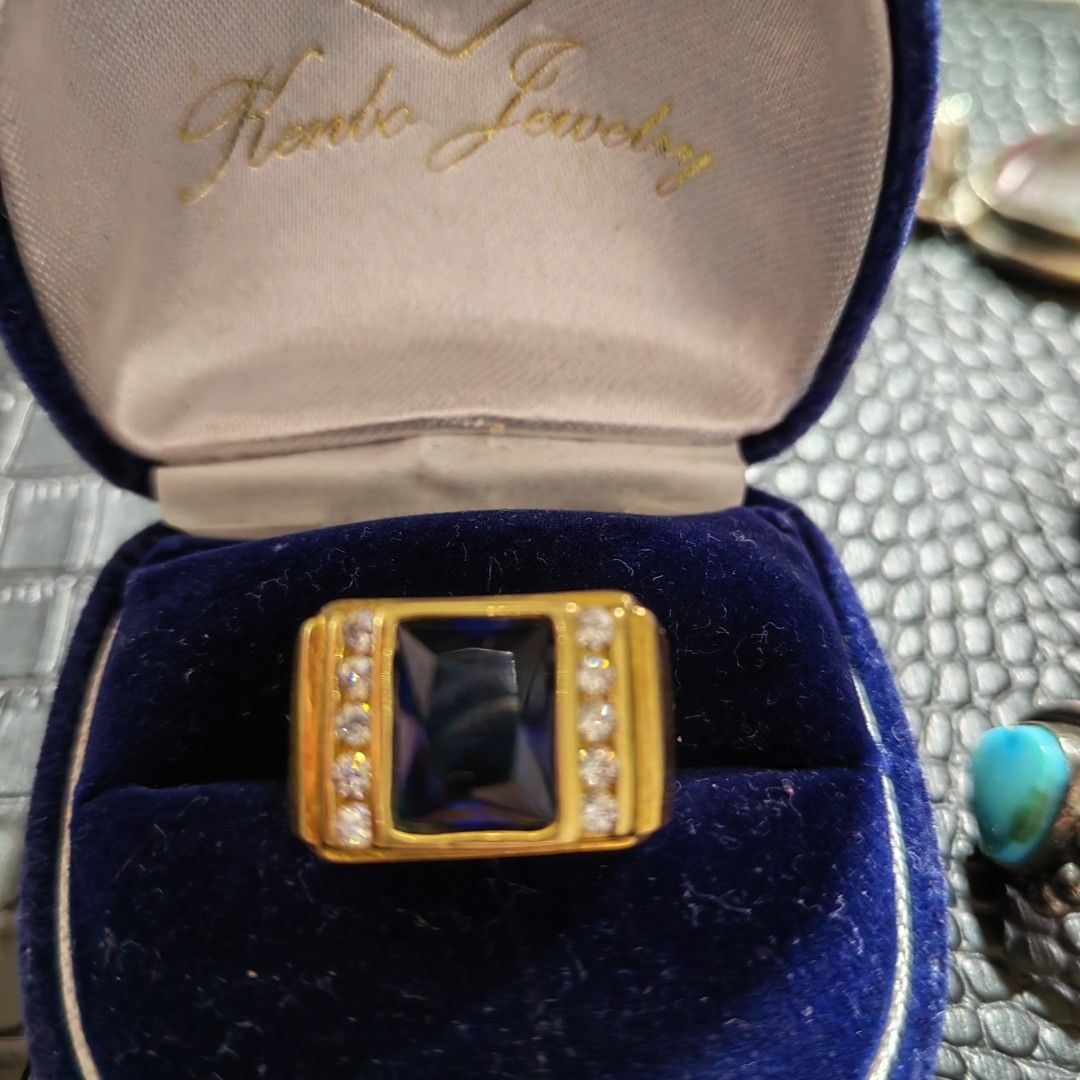 Sapphire Ring (Category: Jewelry) located in Marikina City. Submitted by dlsctrading (Listing ID 1247447746, Image 1). Description: 925 Silver ring coated in gold. Size 8.5.