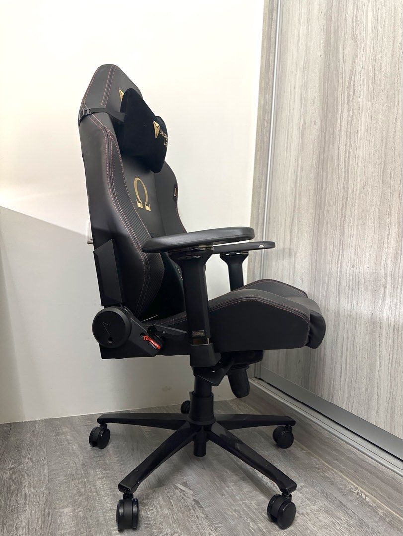 Secretlab Omega 2020 Stealth with Cushions, Furniture & Home Living ...