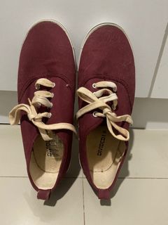 Sepatu H & M Marun