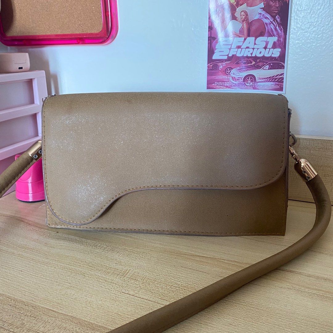 ₱99 Each Shoulder Bags (Category: Shoulder Bags) located in Quezon City. Submitted by declutterwithmissa (Listing ID 1247405664, Image 3). Description: 🪩 First Bag - Sold 🪩 Second Bag - Available 🪩 Third Bag - Available.