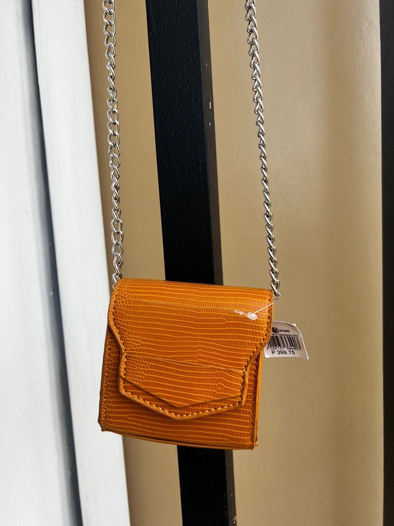 SM sling bag (Category: Cross-body Bags) located in Antipolo. Submitted by d3lbart (Listing ID 1247424247, Image 2). Description: Maliit lng po eto. :) .