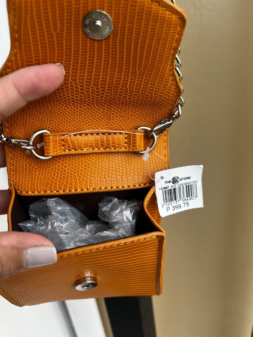 SM sling bag (Category: Cross-body Bags) located in Antipolo. Submitted by d3lbart (Listing ID 1247424247, Image 3). Description: Maliit lng po eto. :) .