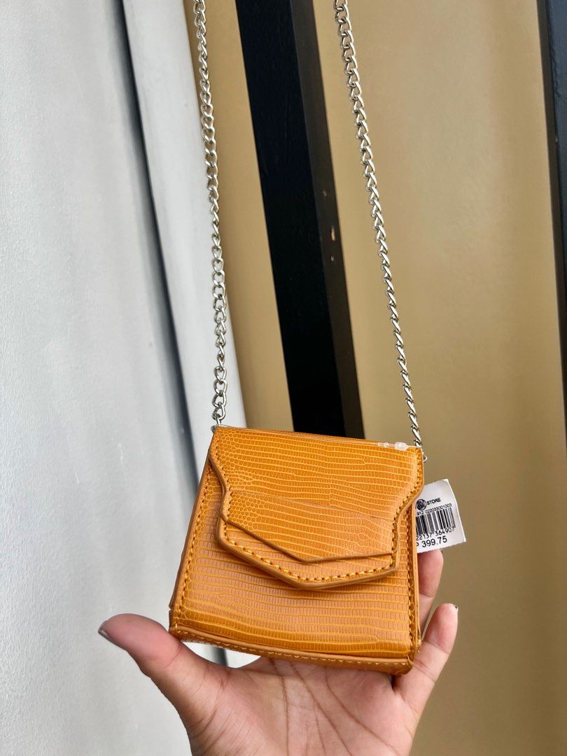 SM sling bag (Category: Cross-body Bags) located in Antipolo. Submitted by d3lbart (Listing ID 1247424247, Image 1). Description: Maliit lng po eto. :) .