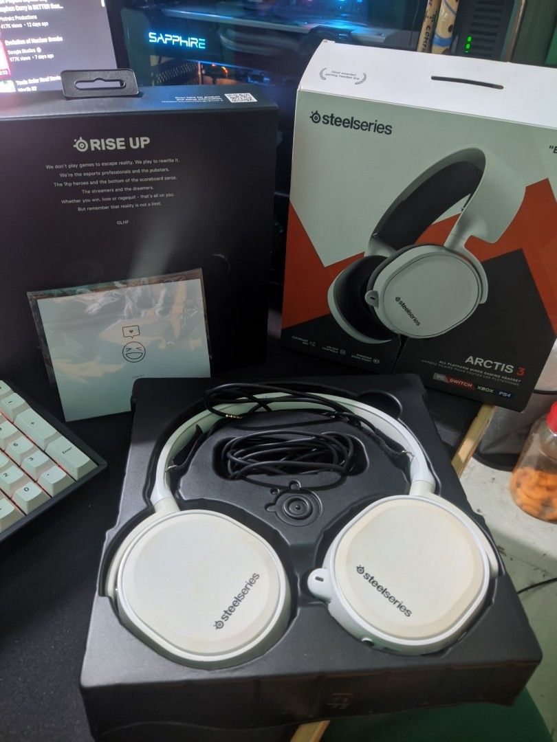 Steelseries Arctis 3 white Audio Headphones Headsets on