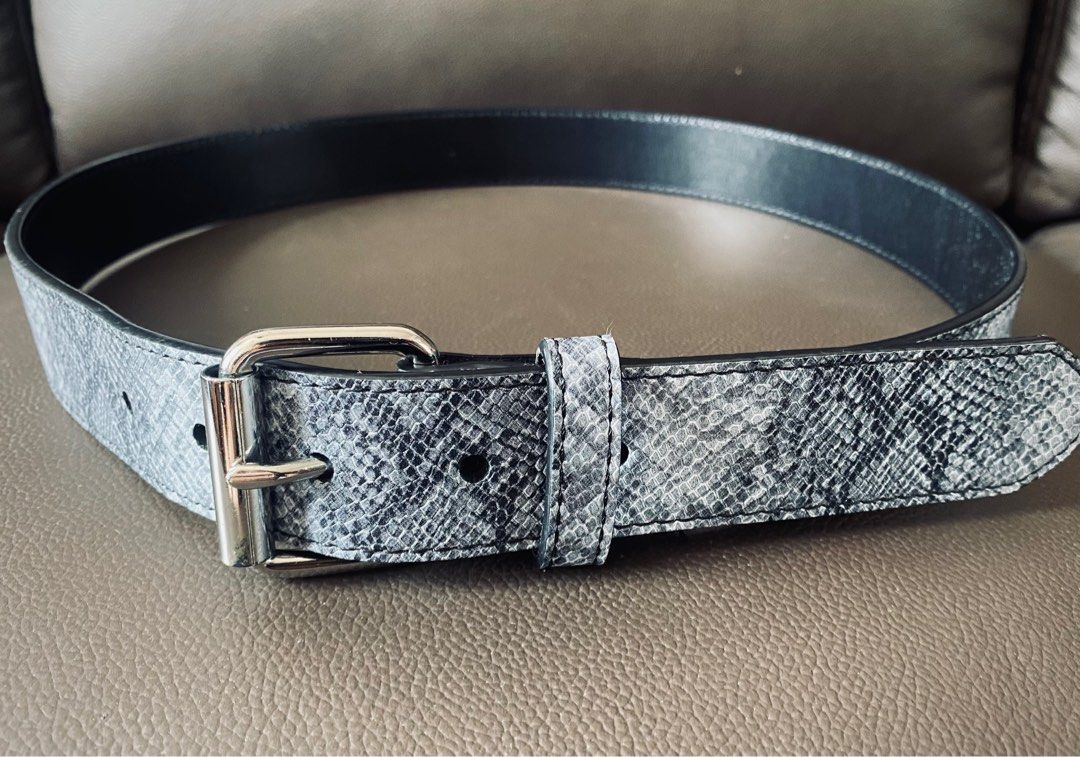 Supreme x Nike Snakeskin Belt, 名牌, 鞋及波鞋- Carousell