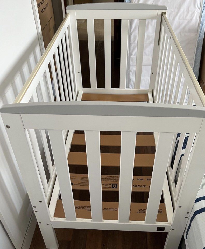 Sussex universal new arrivals cot bed