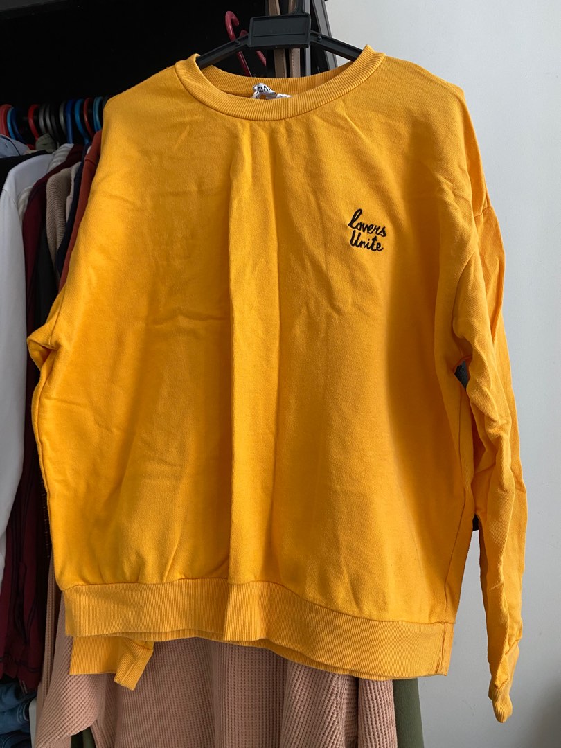 H and m outlet yellow sweatshirt