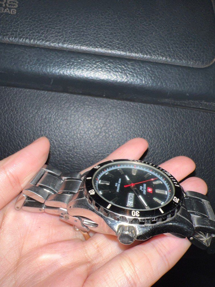 SWISS ARMY JAM, Fesyen Pria, Jam Tangan di Carousell