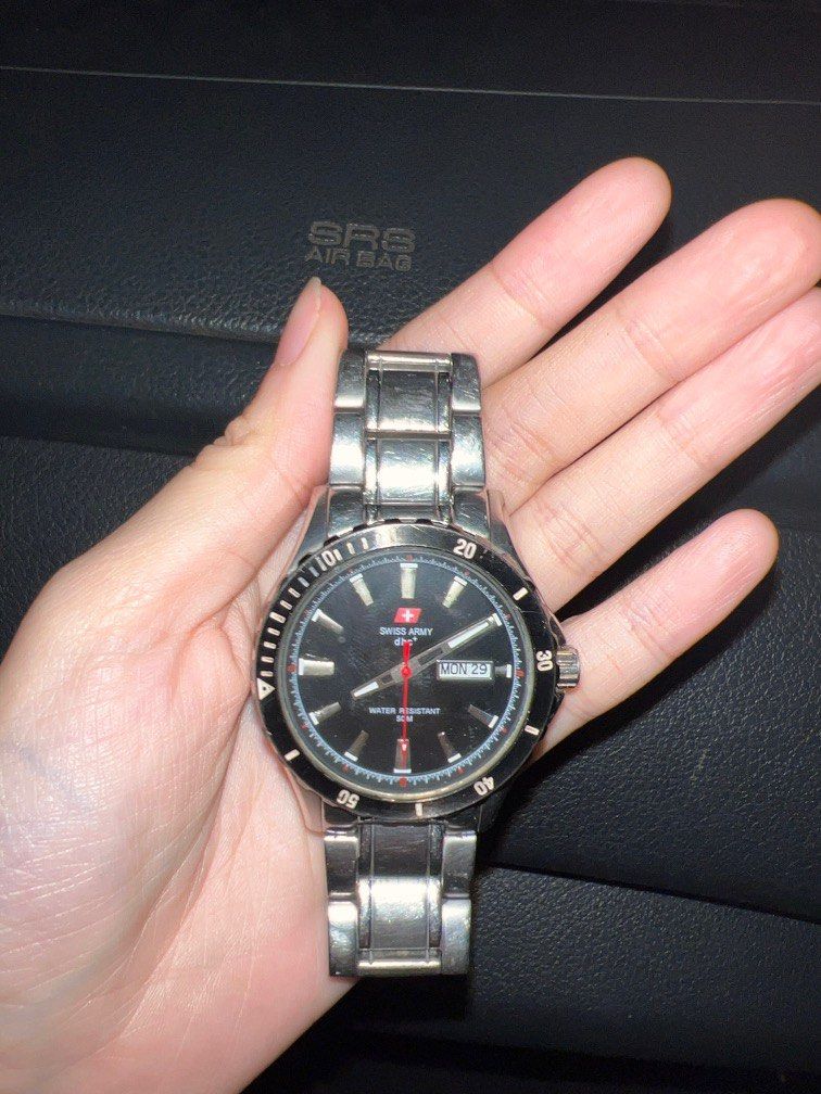 SWISS ARMY JAM, Fesyen Pria, Jam Tangan di Carousell