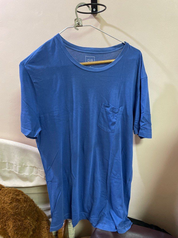 The Gap Blue Round Neck Basic Tshirt (Category: Tshirts & Polo Shirts ) located in Quezon City. Submitted by spottedstuff (Listing ID 1247464640, Image 1). Description: .
