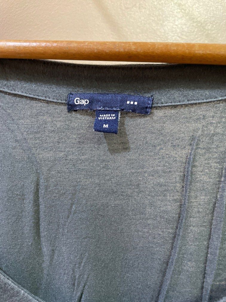 The Gap Soft Flowy Basic Shirt in Gray (Category: Blouses) located in Quezon City. Submitted by spottedstuff (Listing ID 1247459155, Image 2). Description: Fits medium to large frames.