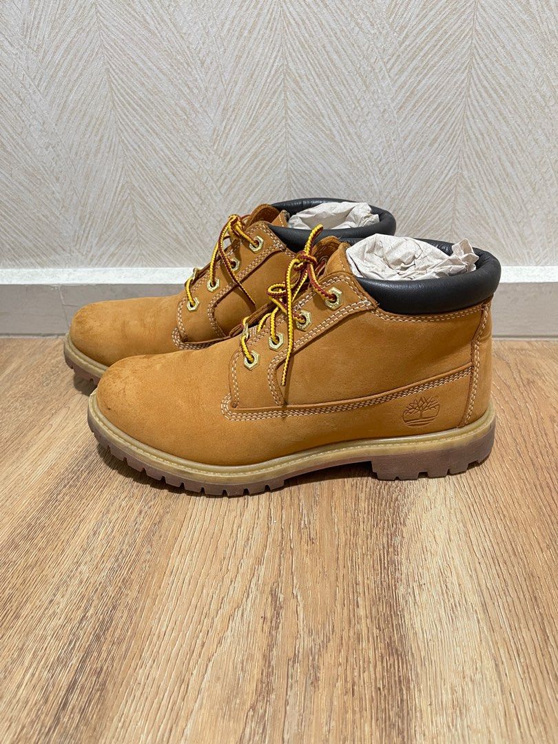 Timberland Women s Nellie Warm Waterproof Chukka Boot Women s