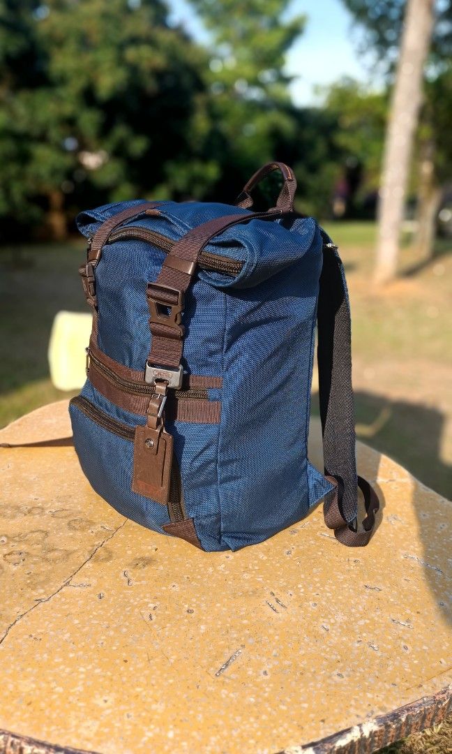 Tumi Backpack (Category: Bags & Wallets) located in Melaka Tengah. Submitted by prelovedgallerymelaka (Listing ID 1247432575, Image 2). Description: Tumi Backpack, Expandable, Laptop Shortcut zip. Original Preloved Clean & Nice. Follow Our fbpage: Preloved Gallery.