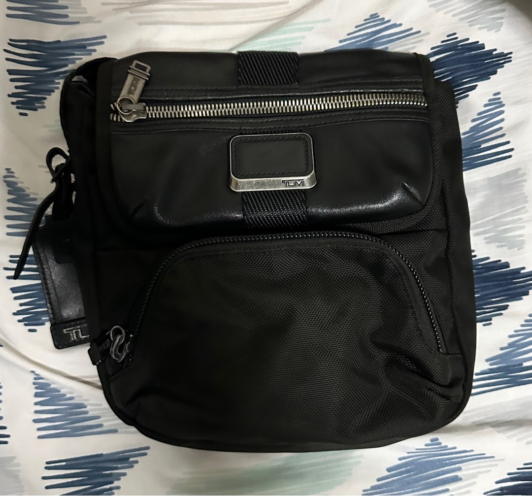 tumi barton crossbody bag, Men's Fashion, Bags, Sling Bags on Carousell
