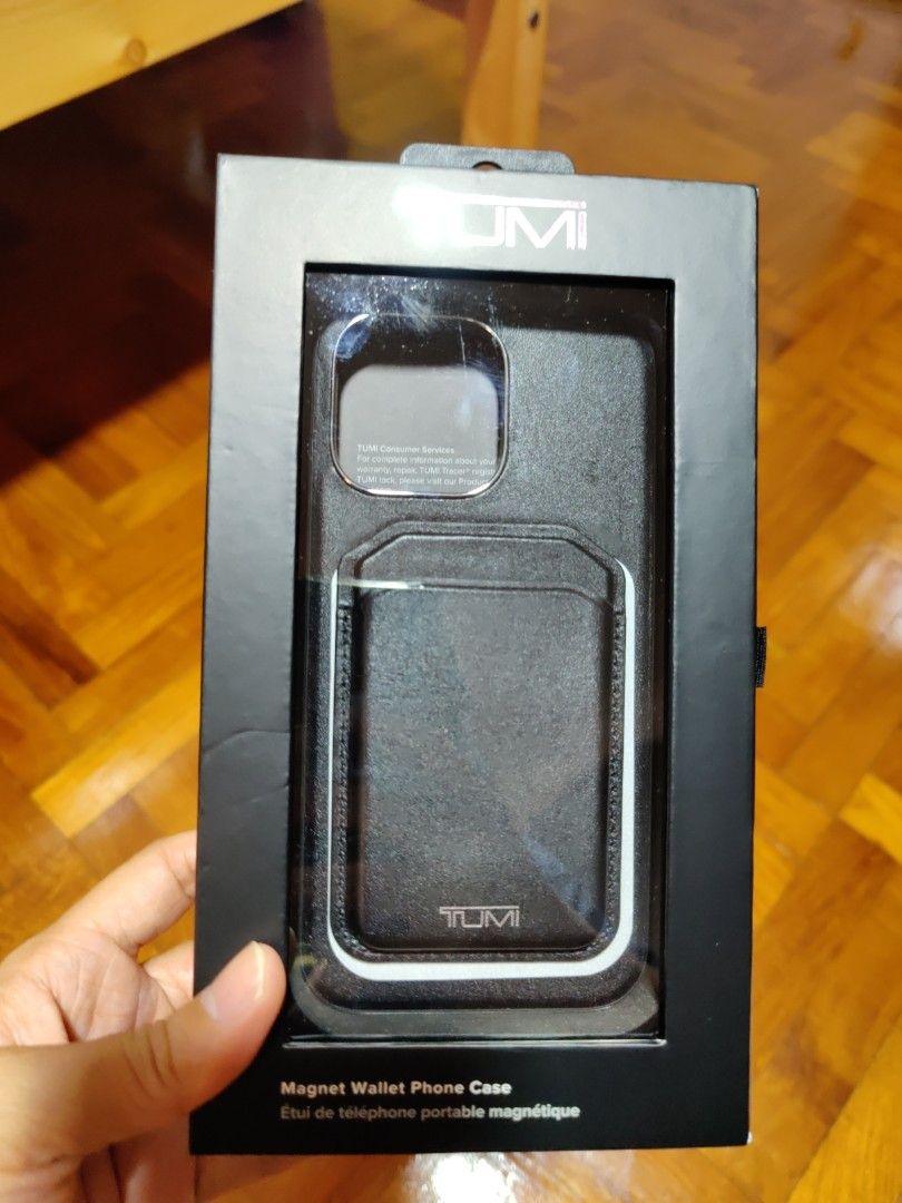 Tumi store iphone wallet