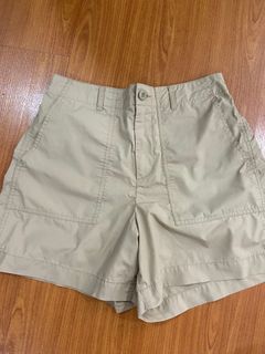 Uni Qlo khaki cargo shorts