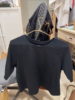 Uniqlo DRY EX 短版上衣