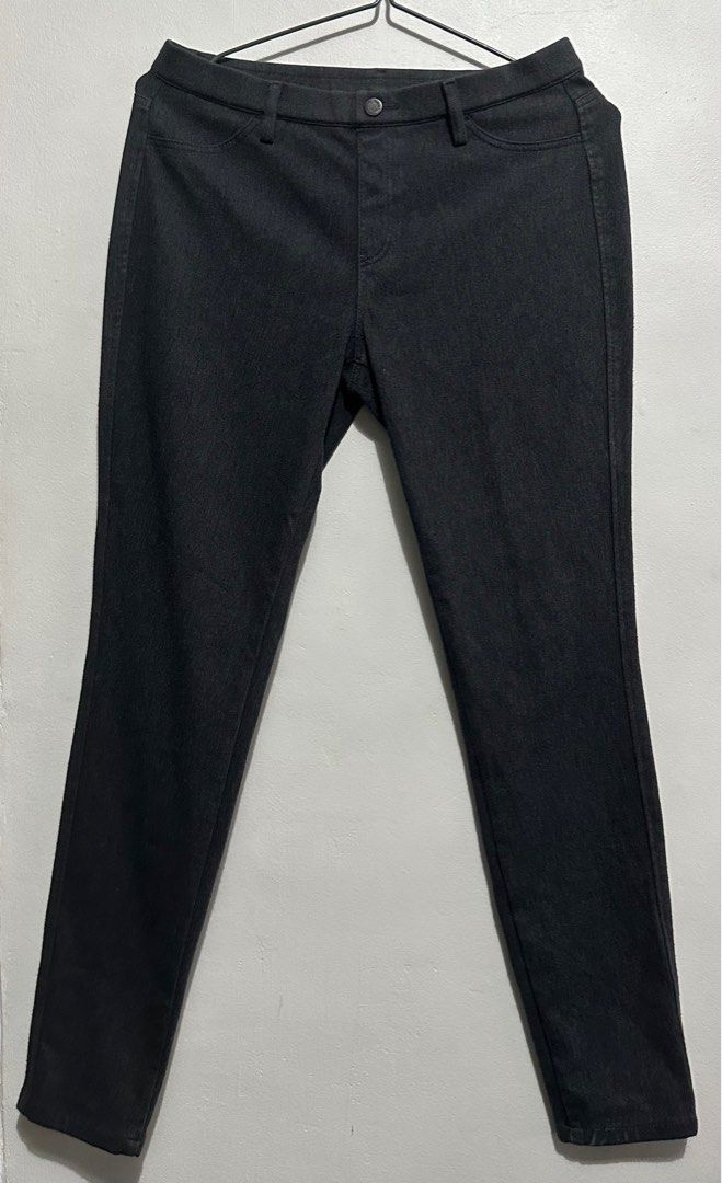 UNIQLO ultra stretch leggings pants, Women's Fashion, Bottoms, Other  Bottoms on Carousell