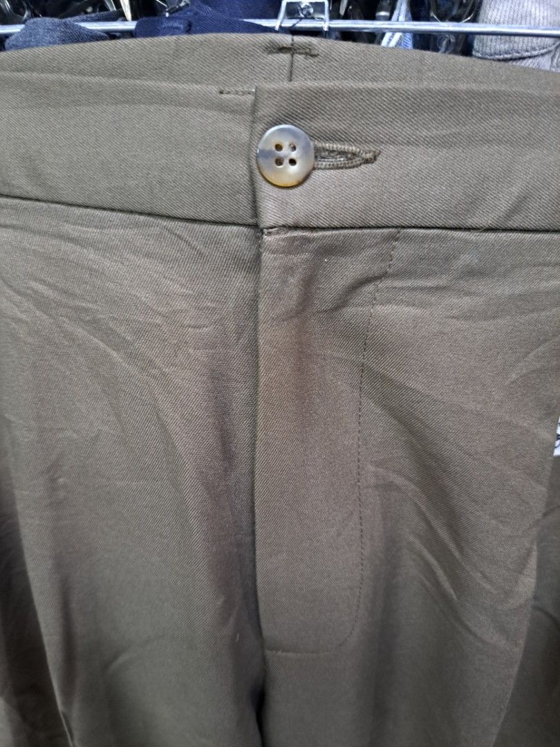 Buy VAN HEUSEN Mens 3 Pocket Pleated Front Solid Formal Trouser | Shoppers  Stop