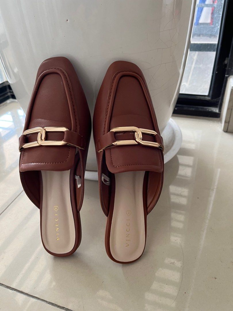 Open shop heel loafers