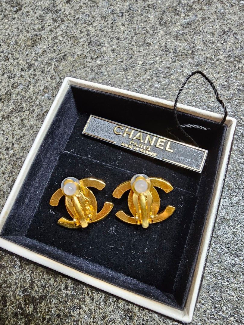 Vintage Chanel CC Turnlock Earrings(Clip-ons), Luxury, Accessories on  Carousell