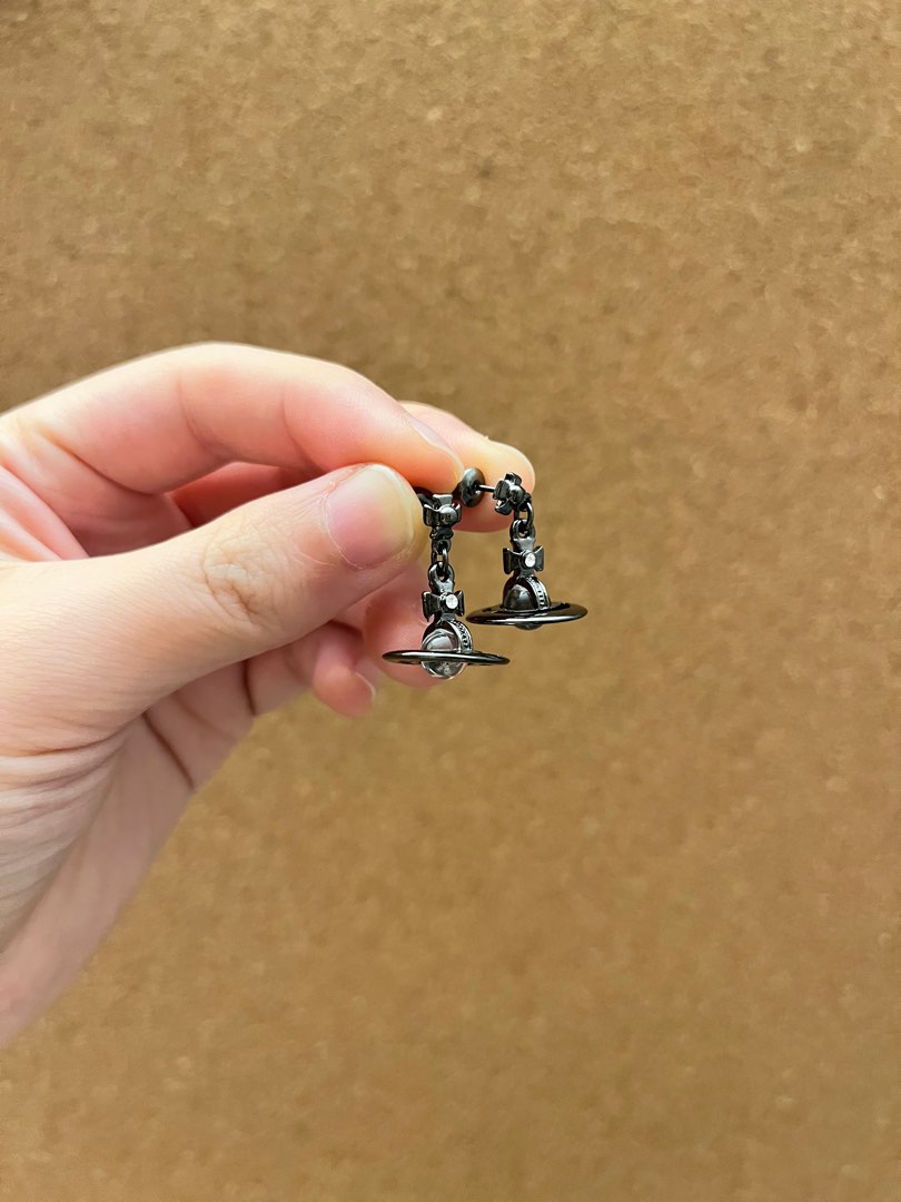 Vivienne westwood gunmetal earrings store