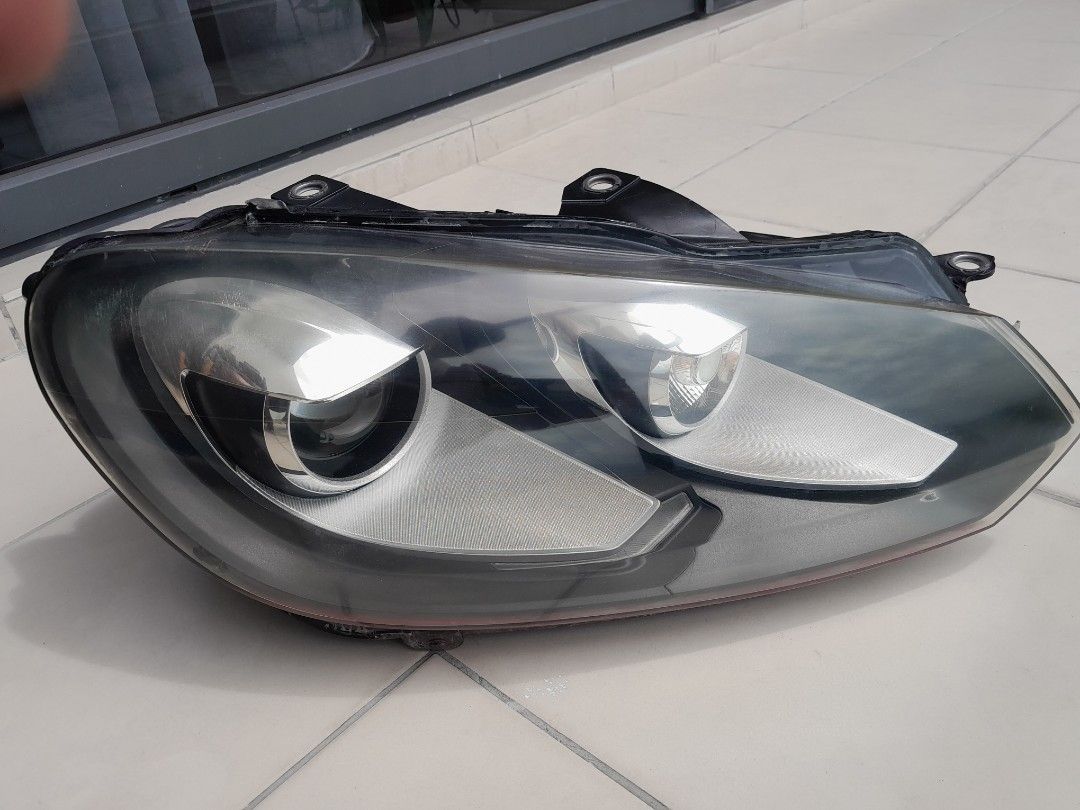 VW Golf MK6 Headlights (left and right), Auto Accessories on Carousell