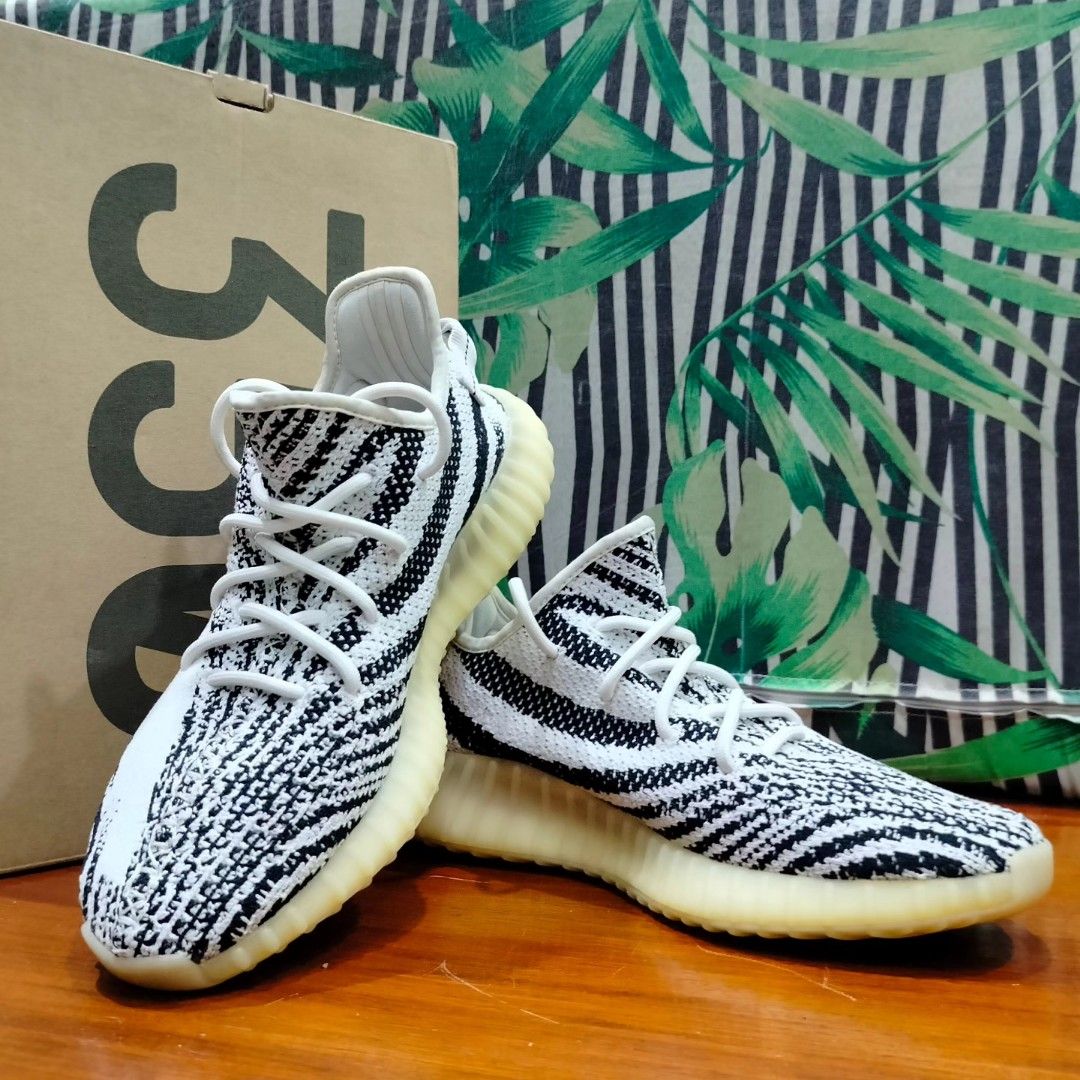 Yeezy 350 V2 Zebra, Men's Fashion, Footwear, Sneakers on Carousell